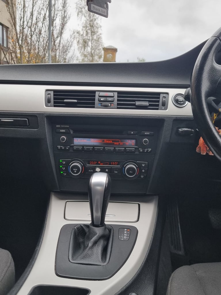 BMW, 3 AUTOMATIC 2010, Semi-Auto, 1995 (cc), 4 doors