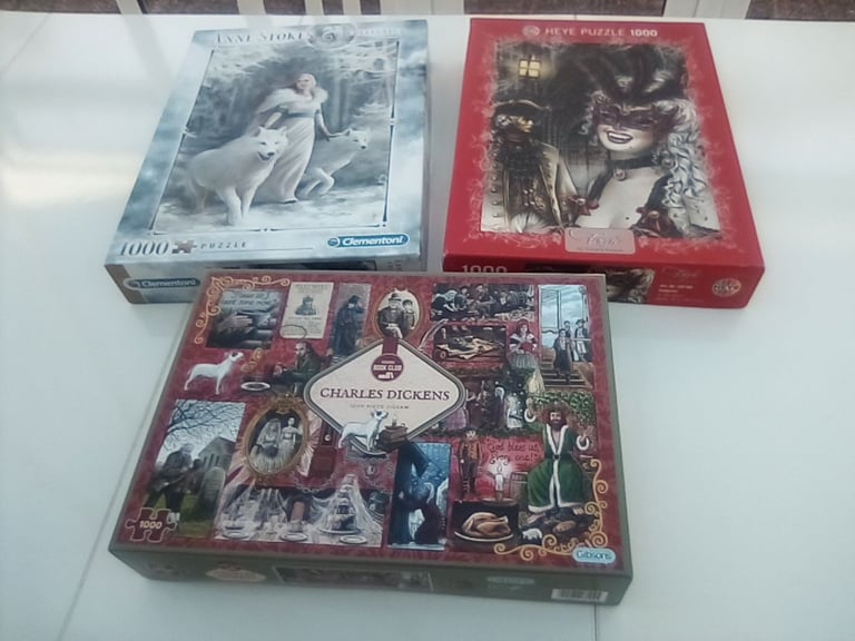 3 x 1000 piece jigsaw puzzles. £5 the lot.