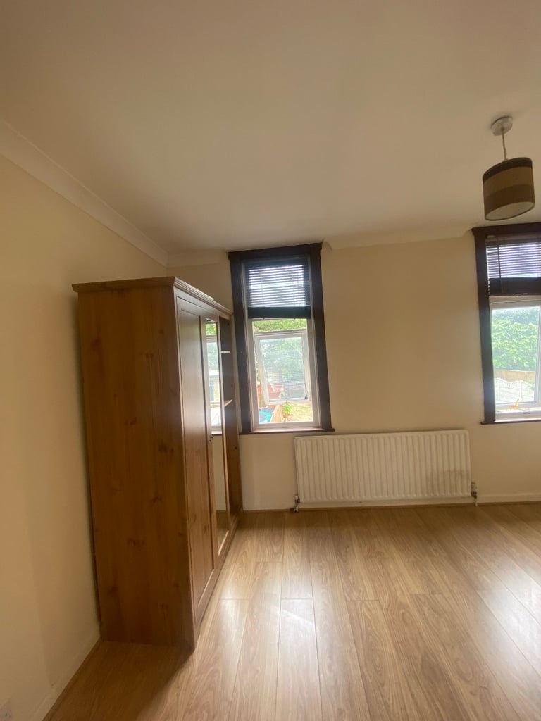 Bell homes proudly presenting this beautifully 1-bedroom flat is located in the IG1 area.