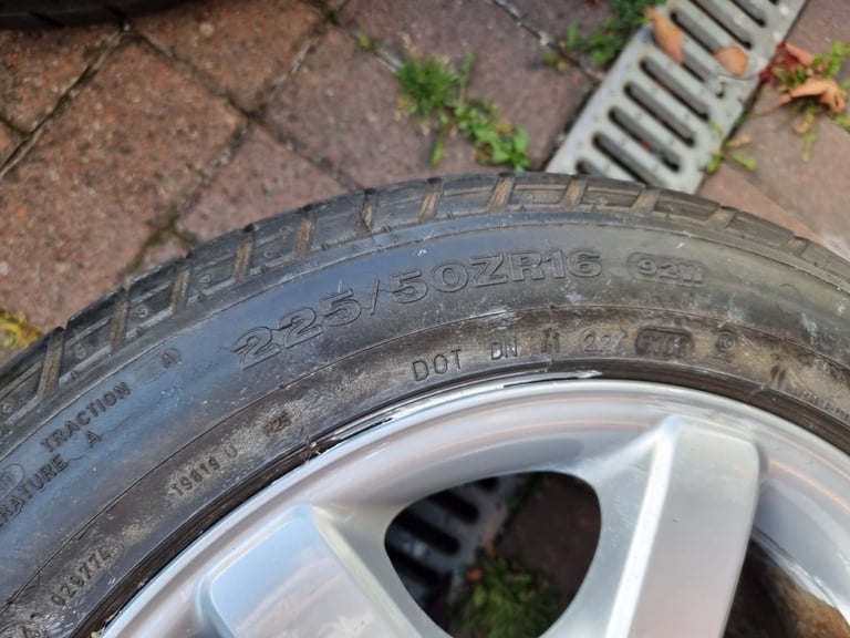 2 x rear allow wheels r170 Mercedes slk