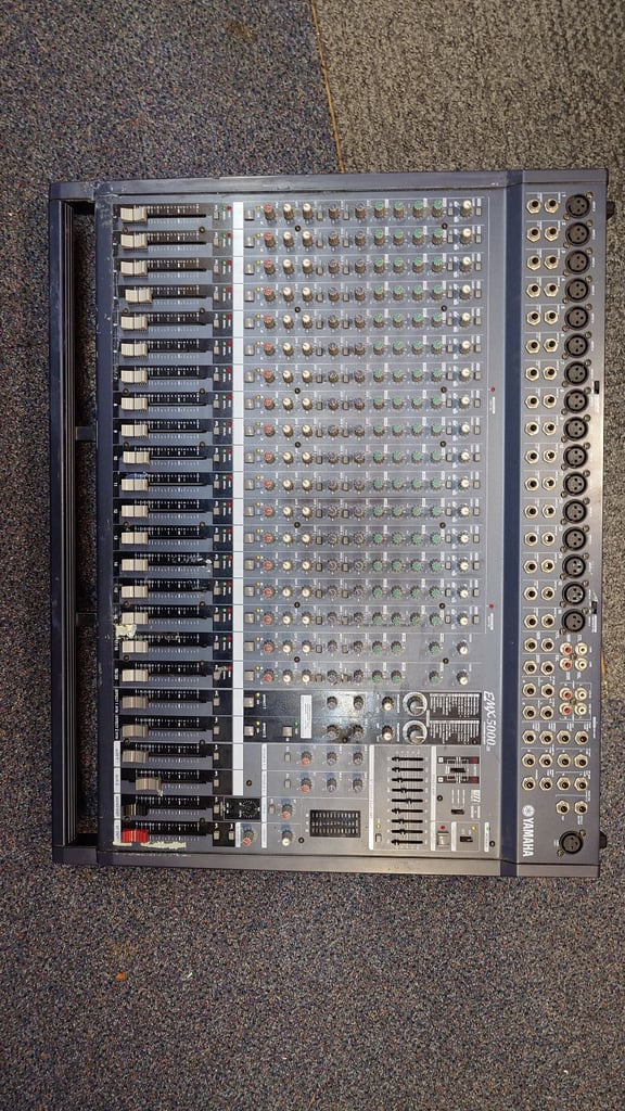 YAMAHA EMX 500-20 POWERED MIXER