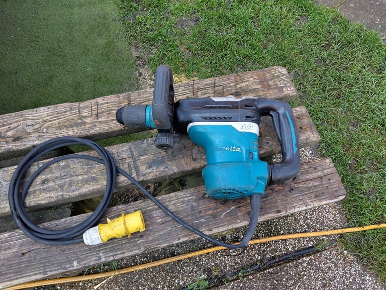 Makita HR4013C SDS Max Rotary Hammer AVT 110v breaker chisel