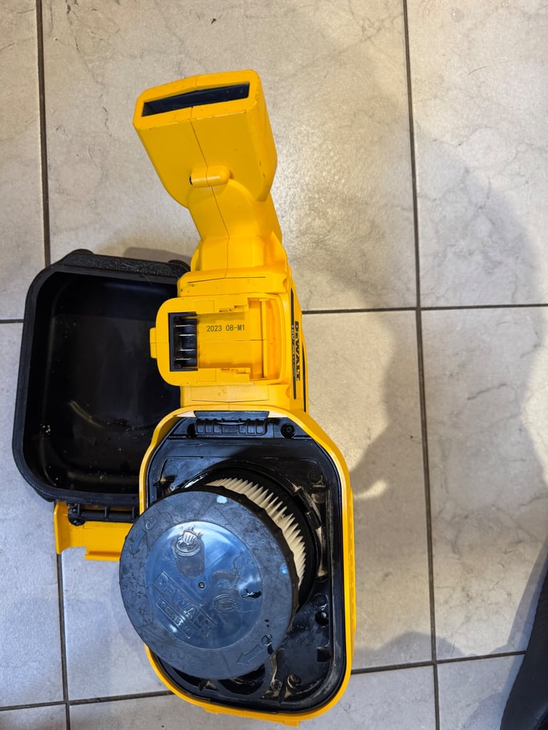 Dewalt hoover 18v DCV517