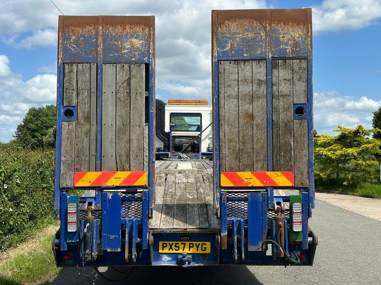 DAF TRUCKS CF85 360 8 X 2 Beavertail