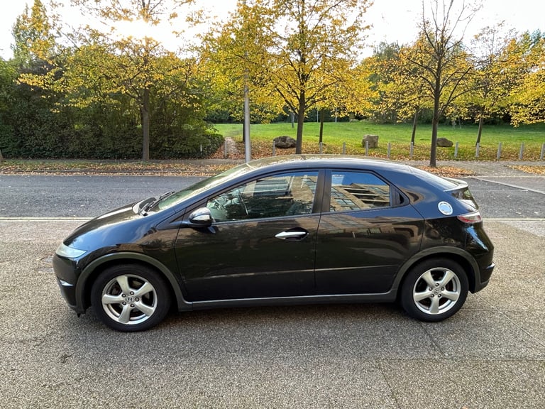 FACE LIFT 2009 HONDA CIVIC 1.8 FULL AUTOMATIC PETROL LOW MILEAGE 90k.,drives superb,great condition 