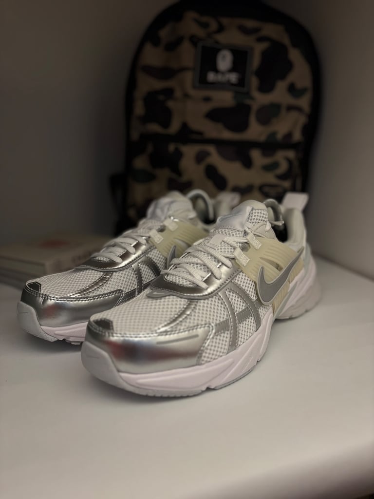 Nike V2K Runner Brand New UK 9.5