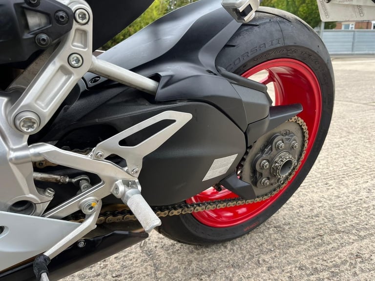 2022 71 DUCATI PANIGALE V2 WHITE - 1421 MILES HPI CLEAR SPORTS 955 NEW MOT