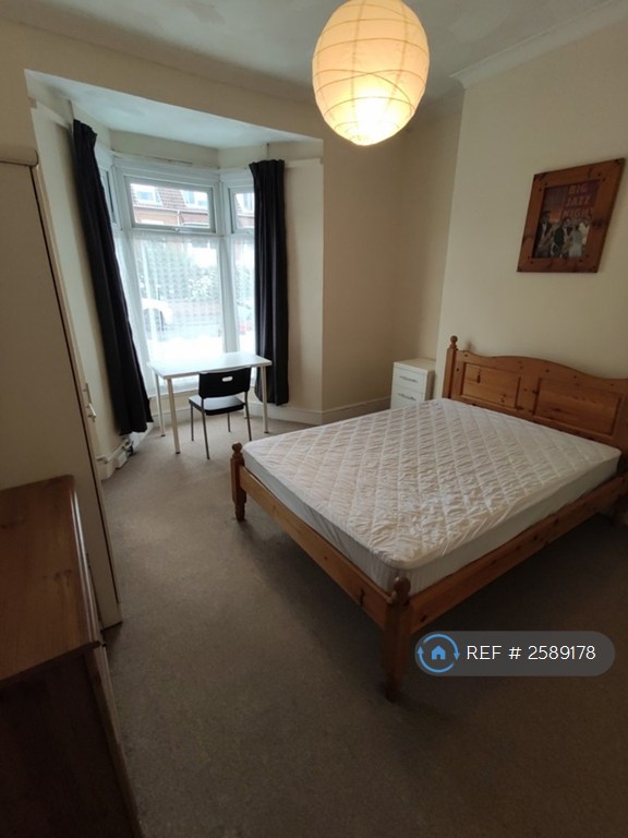 1 bedroom in Phillips Parade, Swansea, SA1 (#2589178)