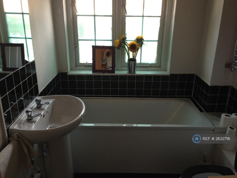 4 bedroom flat in Seymour House, London, NW1 (4 bed) (#2632718)