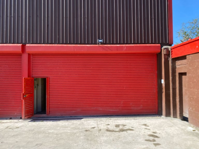 Best Unit in Rhyl for Motor Trade,  Commercial Unit to let 1,117 sq. ft. for Just £195/Week