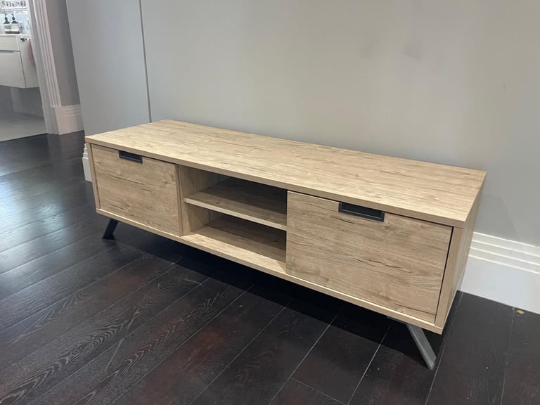 image for FREE DELIVERY OAK TV BENCH WITH STORAGE GREAT CONDITION