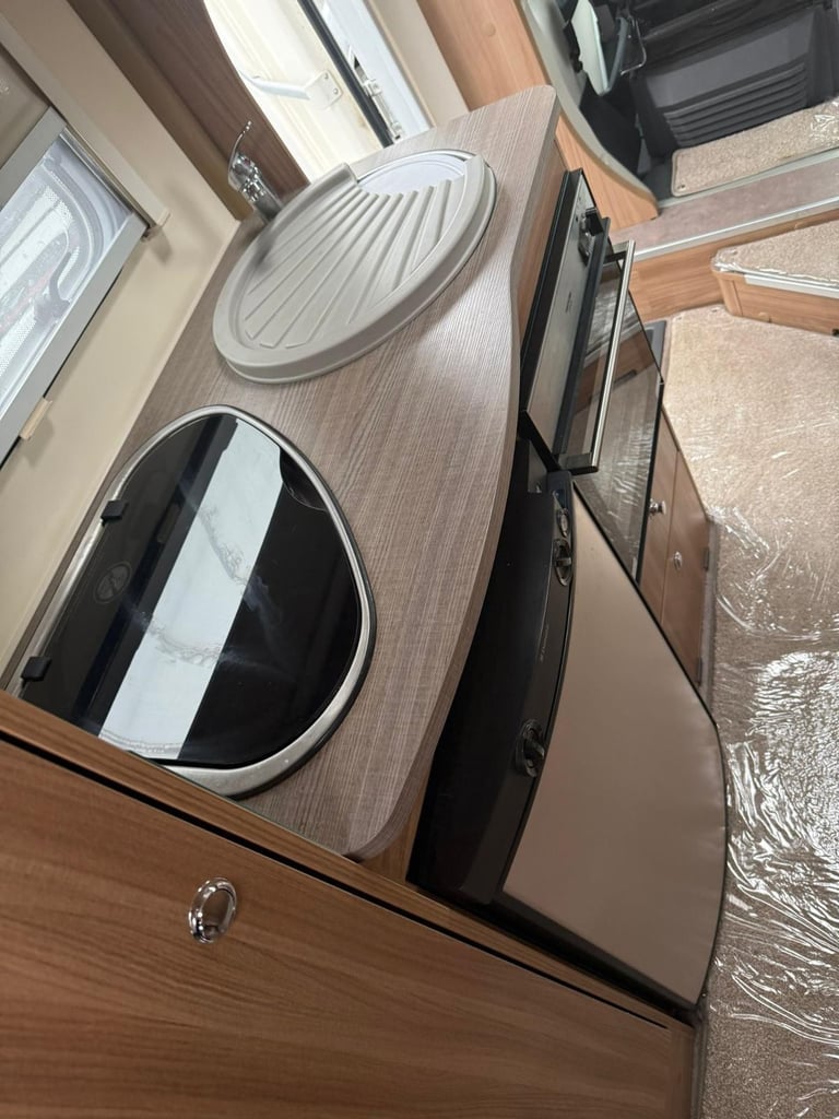 2015 - Bailey Approach Advance 615 - 2.2ltr - 29,000 Miles - 3 Berth / 4 Belts 
