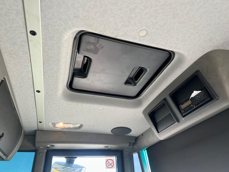 Mercedes-Benz ECONIC 1830 