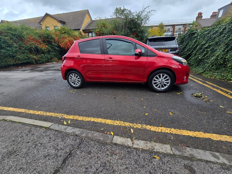 Toyota, YARIS, Hatchback, 2016, Manual, 1329 (cc), 5 doors