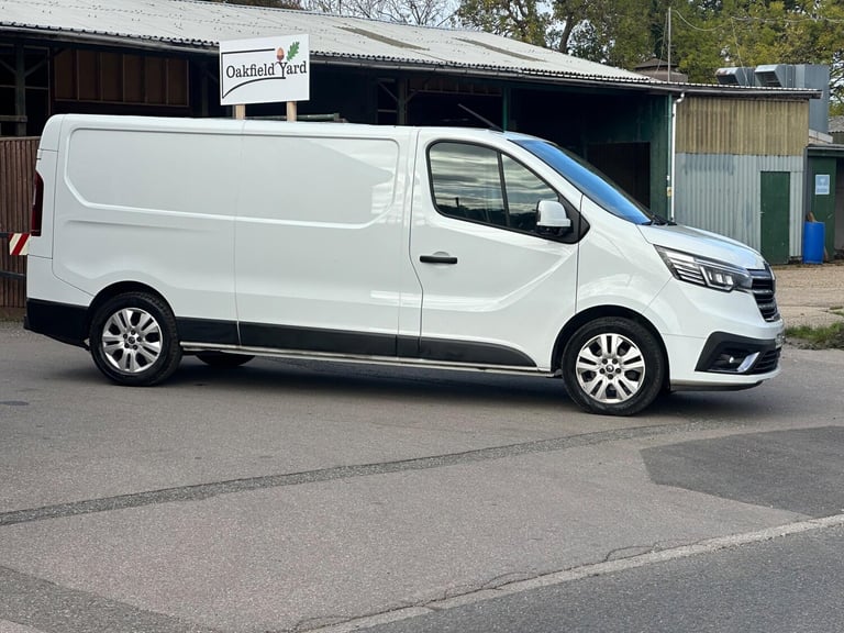 2022 Renault Trafic 2.0 dCi Blue LL30 Sport L2 H1 Euro 6 (s/s) 5dr PANEL VAN Diesel Manual