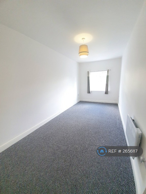 Studio flat in The Fairway, Northolt, UB5 (#2656117)