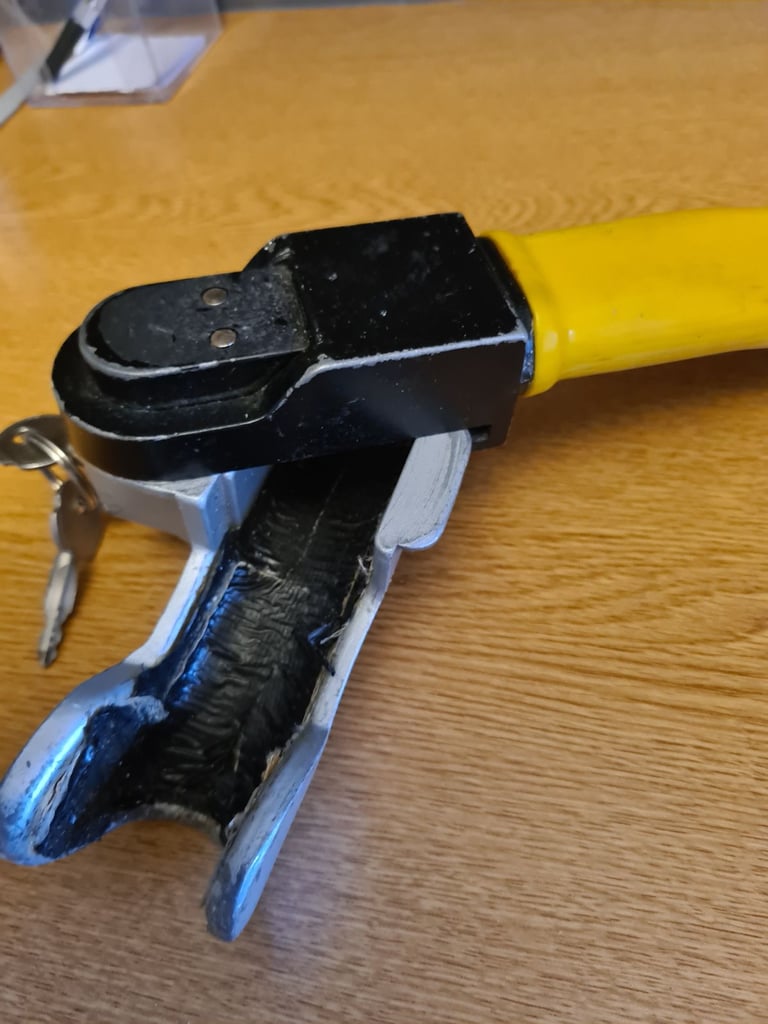 Car steering wheel security lock 