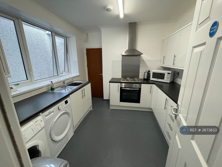 4 bedroom house in Ty Mawr St, Swansea, SA1 (4 bed) (#2673833)