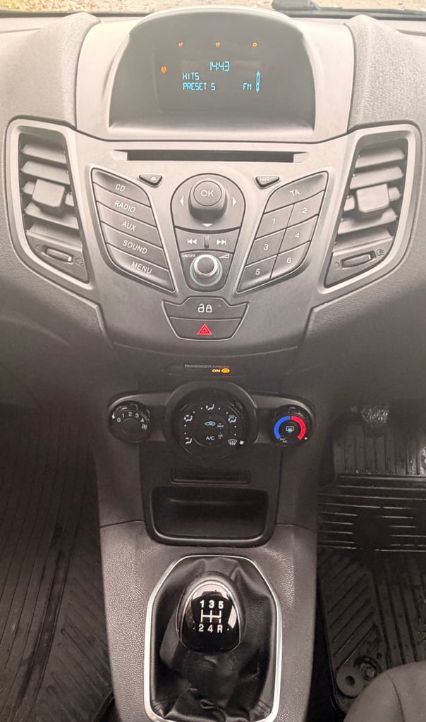 Ford, FIESTA, Hatchback, 2013, Manual, 1241 (cc), 3 doors