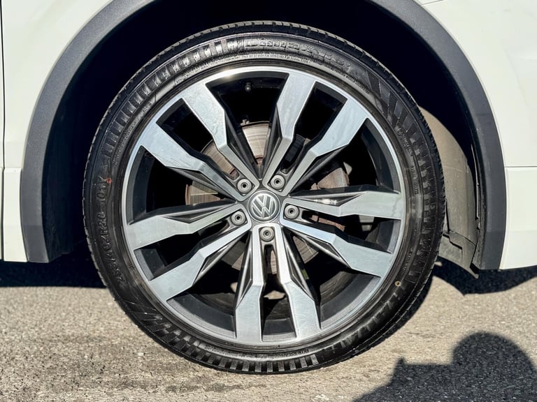2017 Volkswagen Tiguan 2.0 TDi 150 R-Line 5dr ESTATE DIESEL Manual