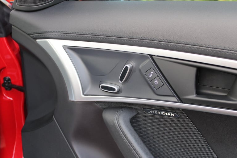  Jaguar F-Type 3.0 V6 R-Dynamic Auto Euro 6 (s/s) 2dr Petrol Automatic
