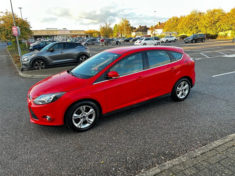 FORD Focus 1.5 Petrol 5 Doors 2013 with Parking Sensors & Low Mileage