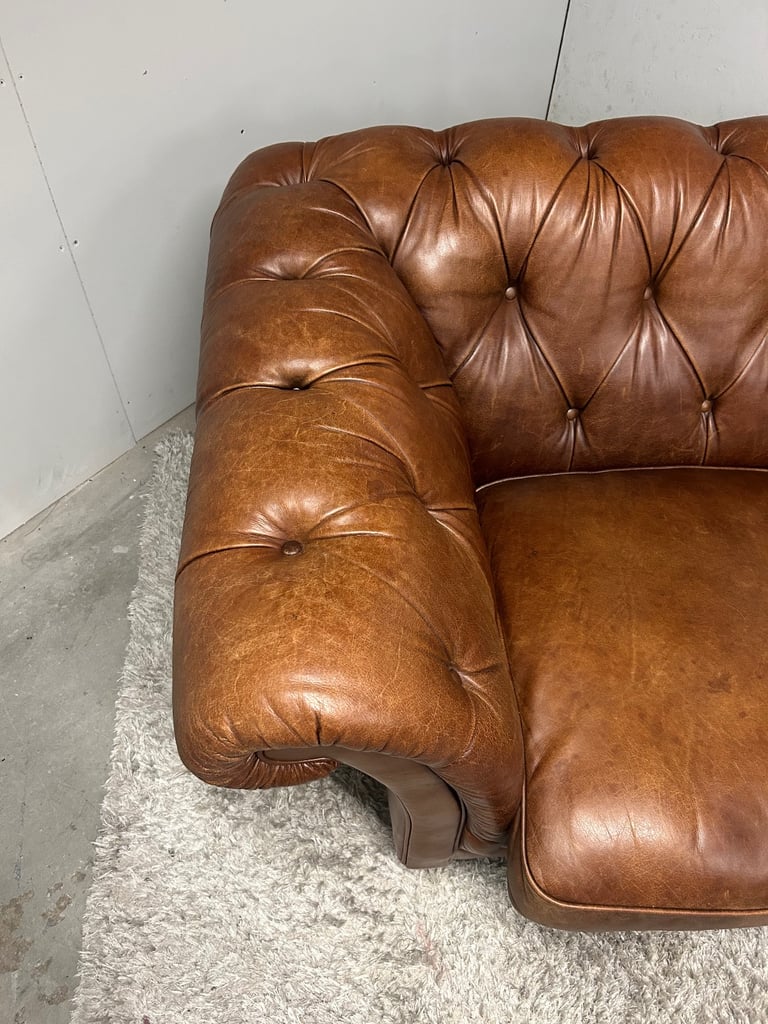 LAURA ASHLEY HUDSON NATURALLY DISTRESSED LEATHER SOFA DELIVERY AVAILABLE 🚚