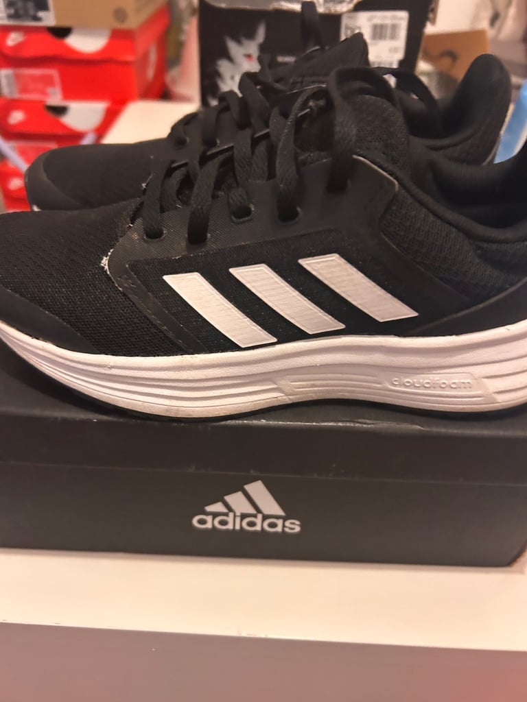 Ladies trainers