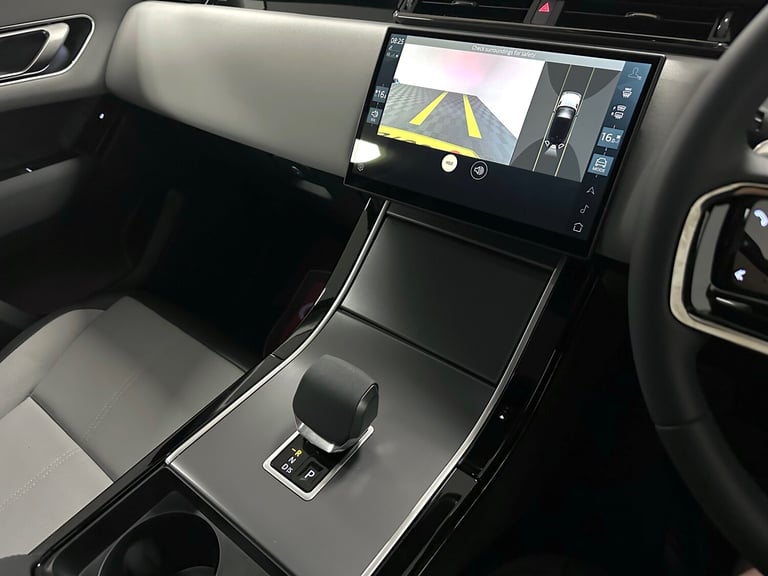 2024 Land Rover Range Rover Velar P250 Dynamic SE 2.0 Auto ( 250 bhp ) Station Wagon Petrol Autom...