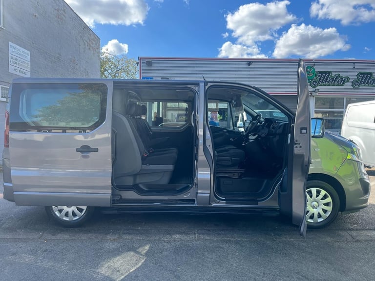 Vauxhall Vivaro 1.6 CDTi 2900 BiTurbo ecoTEC Sportive 6 Seat SWB Crew... 2018/67