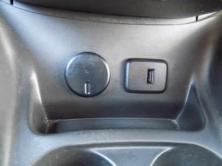 VAUXHALL CORSA 1.4 DESIGN. MORE PHOTOS AND VIDEO LINK ON OUR WEBSITE