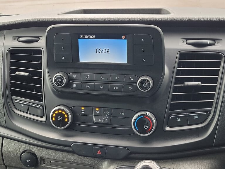 2022 Ford Transit 350 EcoBlue Leader Luton TDCI 130ps 4.1m with Air Con, Tail Lift &amp; 1 Owner ...