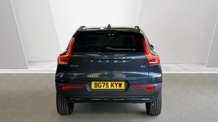 2025 Volvo XC40 2.0 B4P Ultra Dark 5dr Auto SUV Petrol Automatic