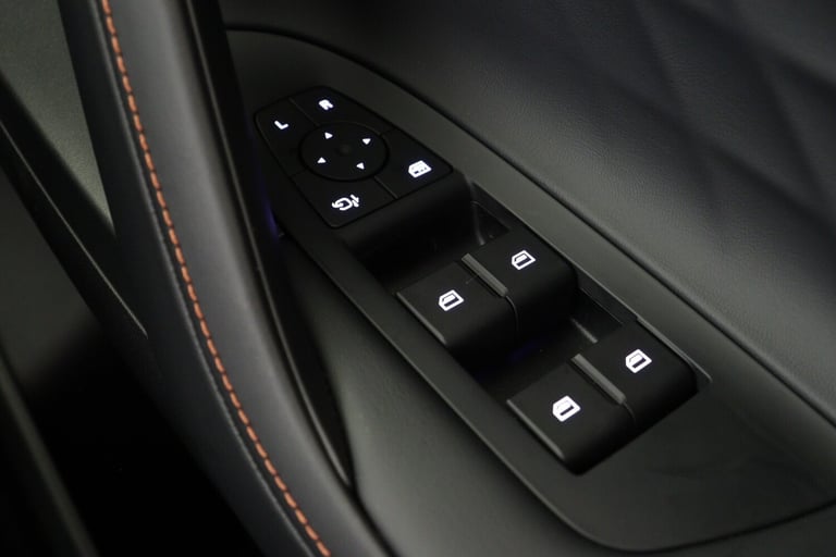 2025 MG MG HS 1.5 T-GDI Hybrid+ Trophy 5dr Auto Hatchback Hybrid Automatic