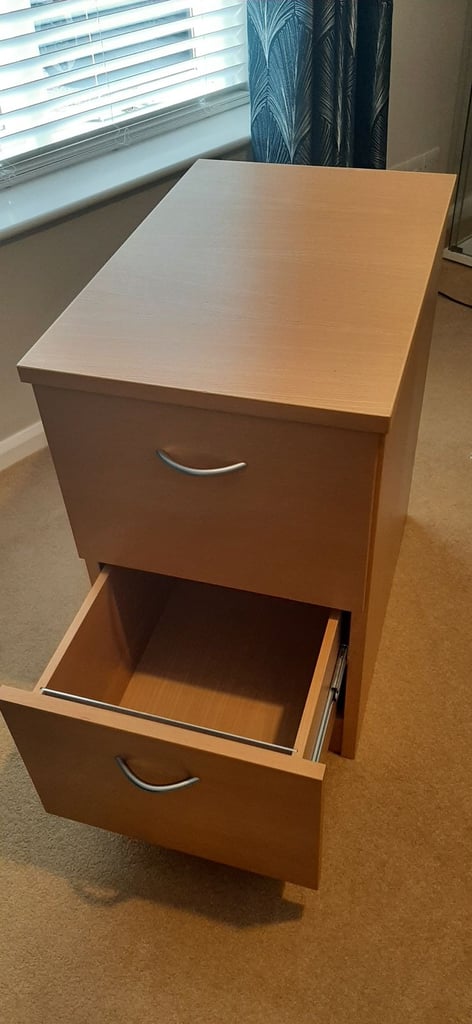 Filing cabinet with suspension files