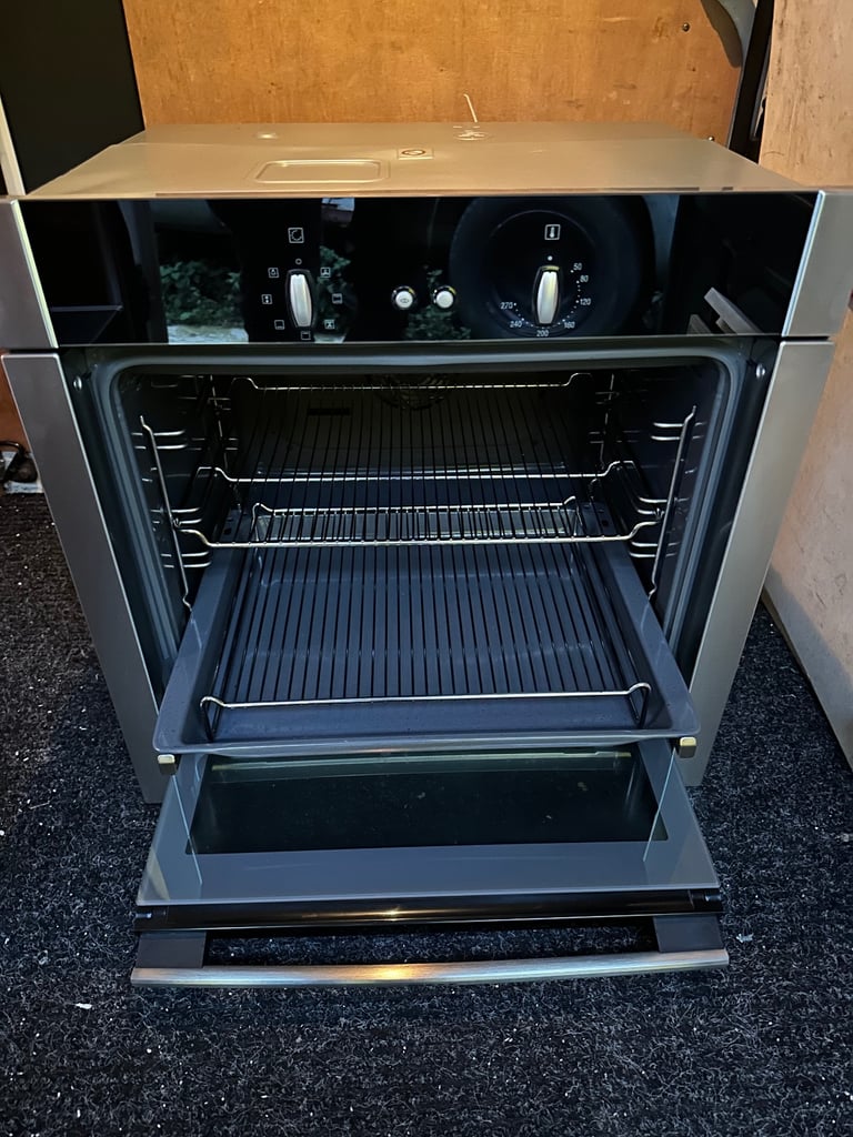 Neff B44S53N5GB Slide & Hide Single Oven