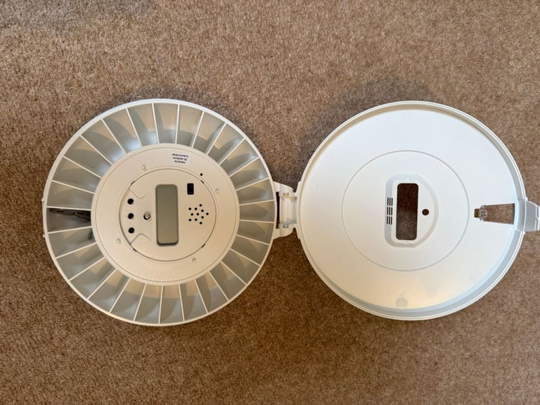 Pivotell automatic pill dispenser