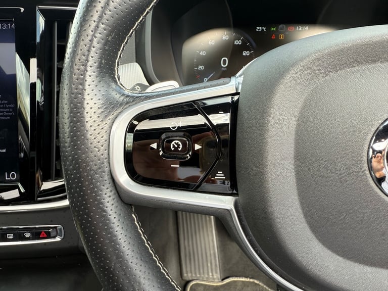 2018 Volvo S90 2.0 T8 Hybrid R DESIGN Pro 4dr AWD Geartronic SALOON Petrol Parallel Phev Automatic