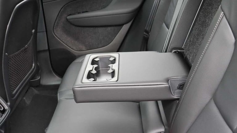  Volvo XC40 B4 (P) Ultra Bright (Sunroof, Harman Kardon, 360 Camera) Petrol/Electric Hybrid Autom...