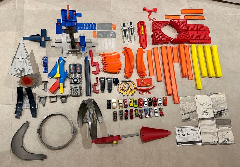 Hot Wheels Set, Track & Cars Bundle 