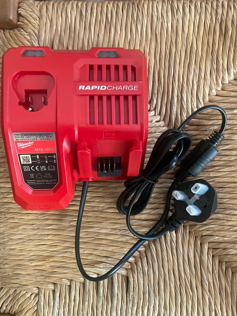 image for NEW 🆕 GENUINE MILWAUKEE 18 VOLT RAPID CHARGER