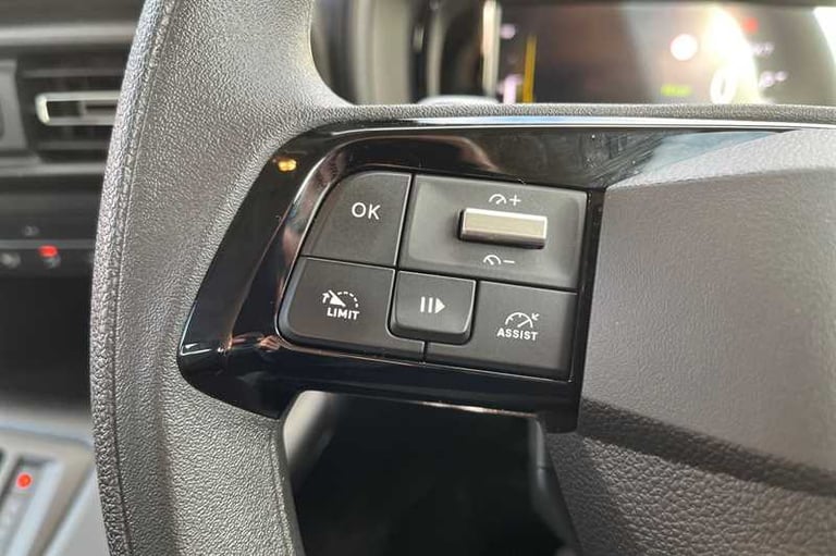 2025 Vauxhall Combo Life Electric 52kWh Design XL MPV 5dr Electric Auto (7.4kW Charger) (136 ps) ...