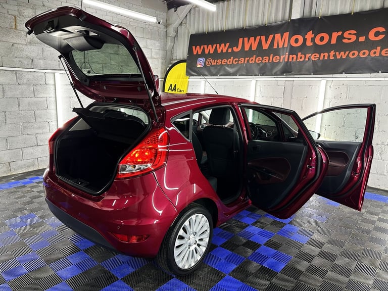 2011 Ford Fiesta 1.6 Titanium Hatchback 5dr Petrol Manual (134 g/km  118 bhp)