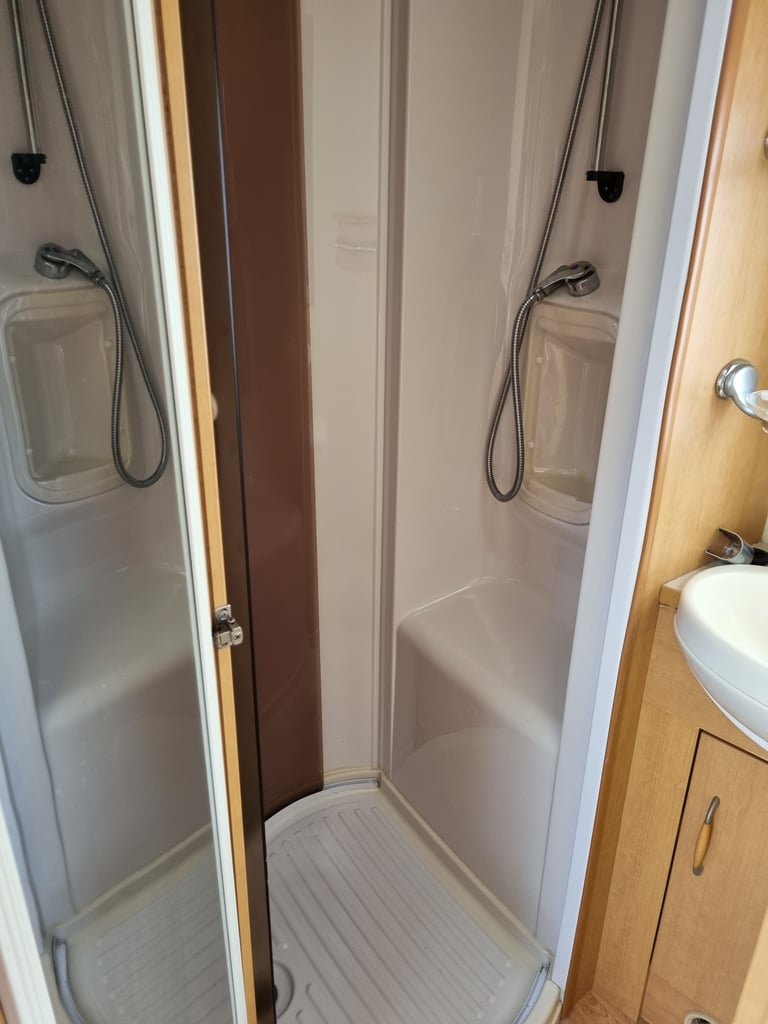 Abbey safari fixed bed excellent condition 