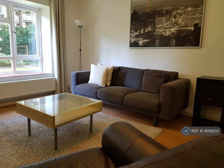 2 bedroom flat in Catherwood Court, London, N1 (2 bed) (#2658202)