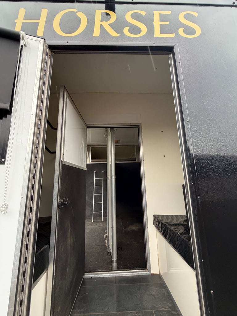 Peugeot, BOXER, 3.5T Horsebox conversion  2015, Manual, 2198 (cc)