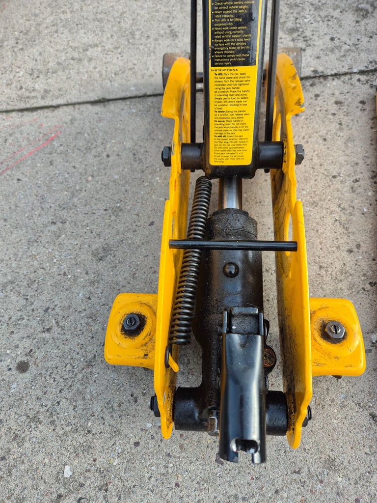 TWO TON TROLLEY JACK JBC