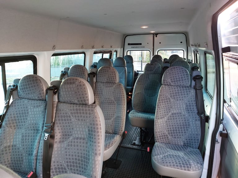 ONLY 51K MILES 17 SEAT MINIBUS FORD TRANSIT 