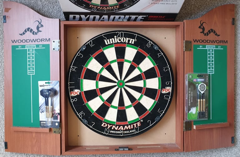 NEW Unicorn Dartboard, Cabinet & 2 Sets of Darts 