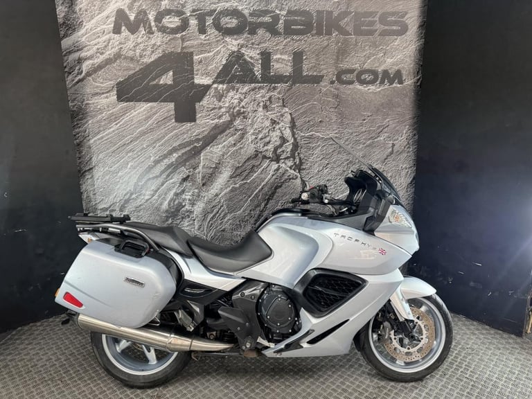 image for TRIUMPH TROPHY 1200 SE 2012